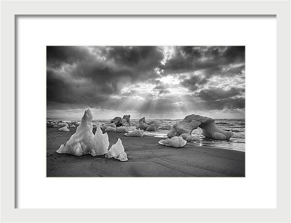 Glacial Wonders Of Diamond Beach