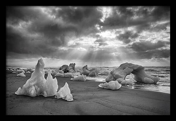 Glacial Wonders Of Diamond Beach