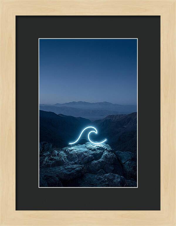 Glowing Wave In The Dark