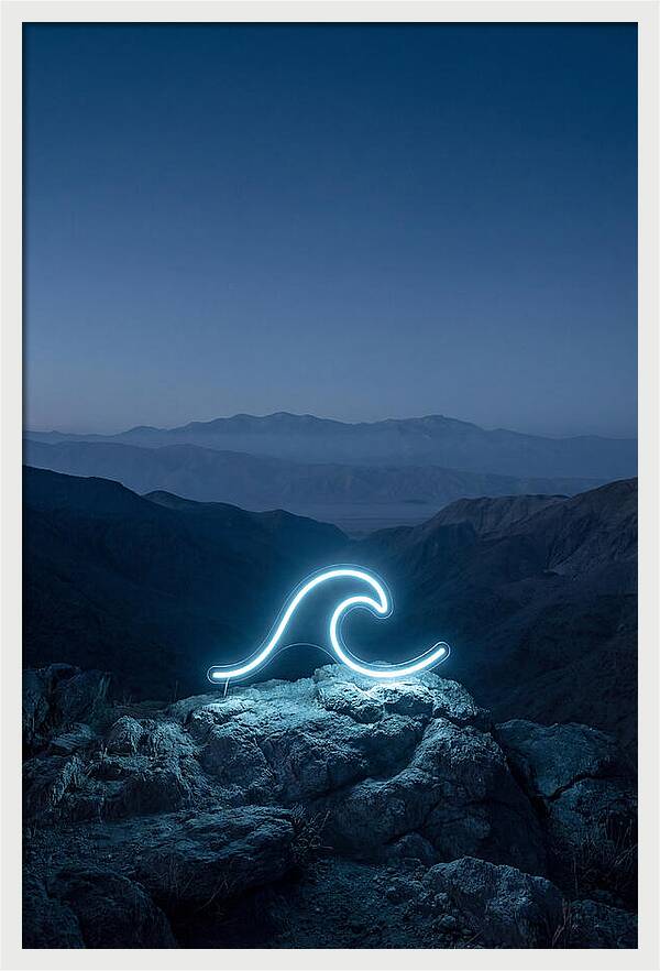 Glowing Wave In The Dark