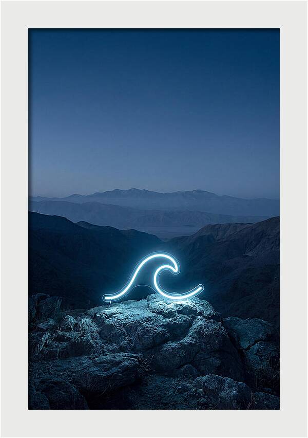 Glowing Wave In The Dark