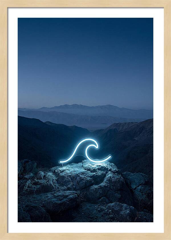Glowing Wave In The Dark