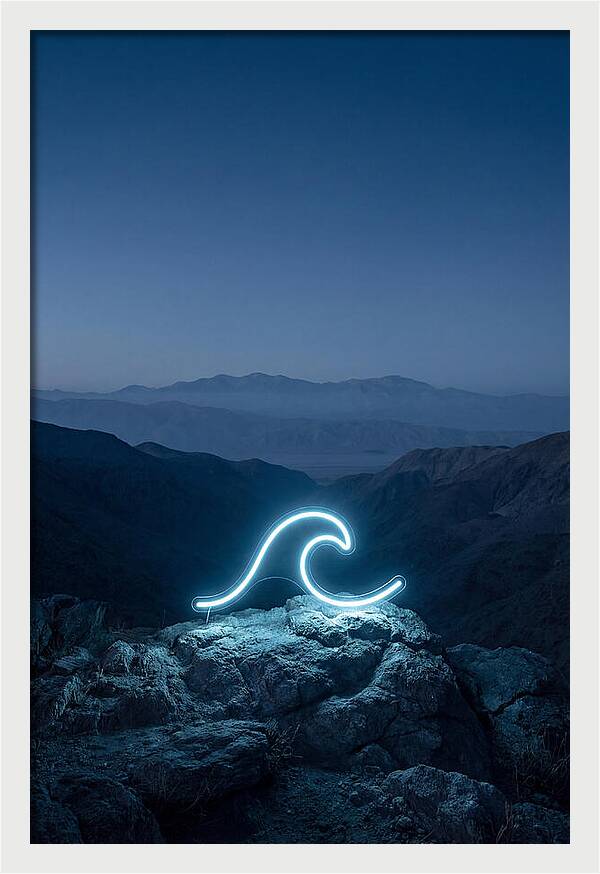 Glowing Wave In The Dark