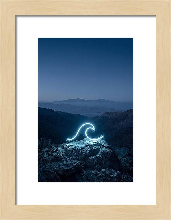 Glowing Wave In The Dark