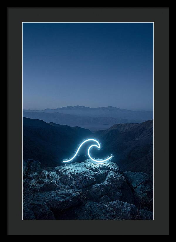 Glowing Wave In The Dark