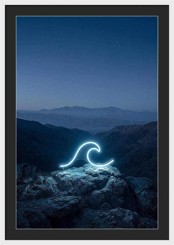 Glowing Wave In The Dark