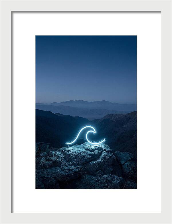 Glowing Wave In The Dark