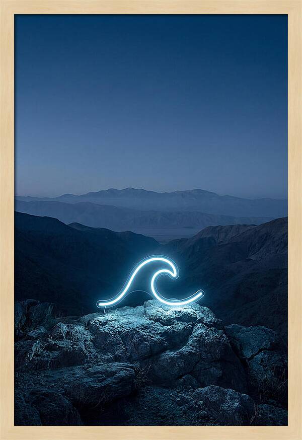 Glowing Wave In The Dark
