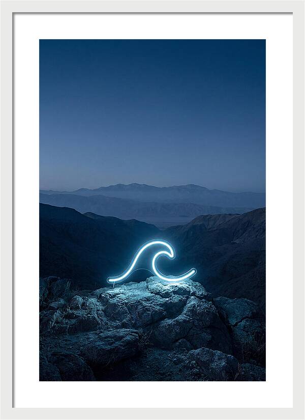 Glowing Wave In The Dark