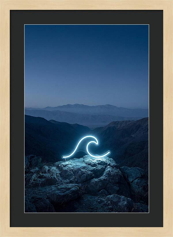 Glowing Wave In The Dark