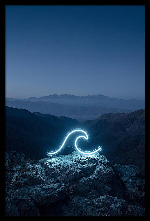 Glowing Wave In The Dark