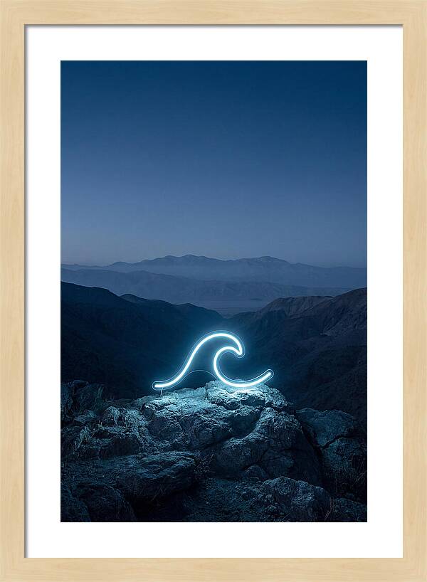 Glowing Wave In The Dark