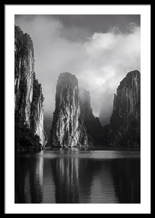 Ha Long Bay Karst Forms