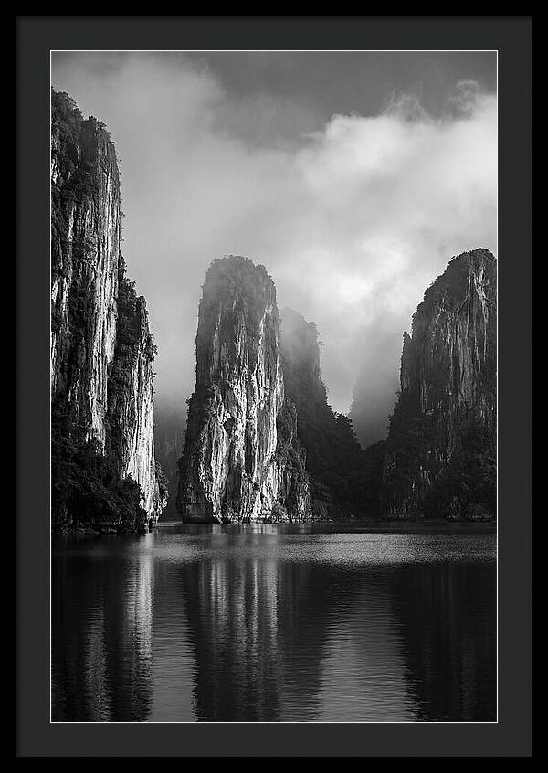 Ha Long Bay Karst Forms