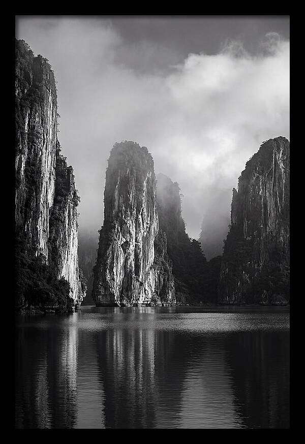 Ha Long Bay Karst Forms