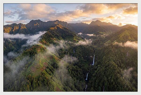 Highlands Above The Clouds