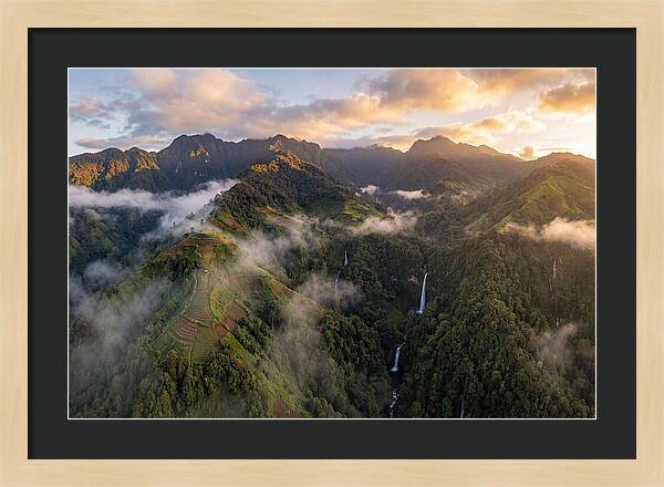 Highlands Above The Clouds
