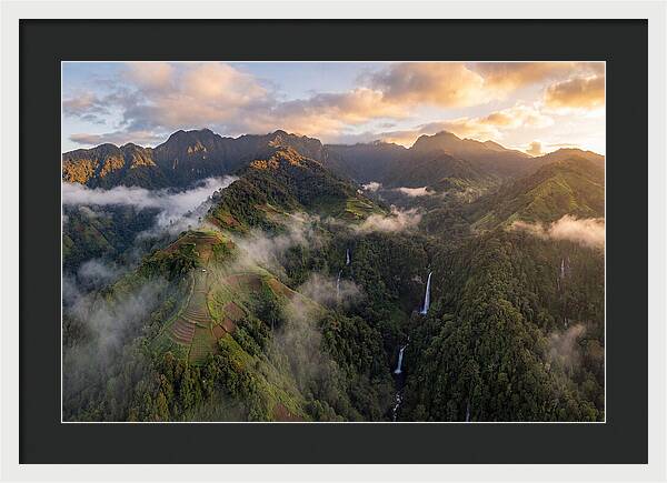 Highlands Above The Clouds