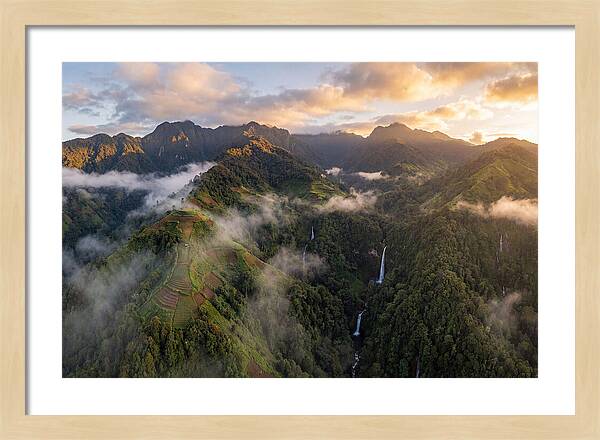 Highlands Above The Clouds
