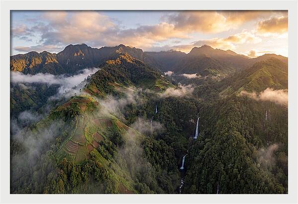 Highlands Above The Clouds