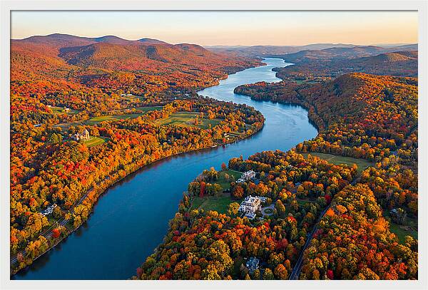 Hudson River Valley In Autumn