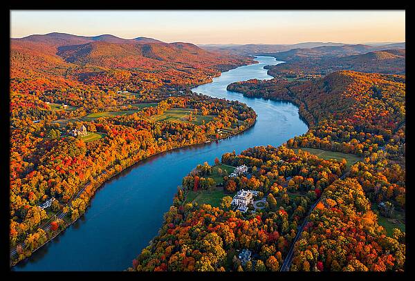 Hudson River Valley In Autumn
