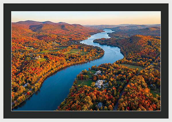 Hudson River Valley In Autumn