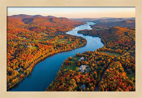 Hudson River Valley In Autumn