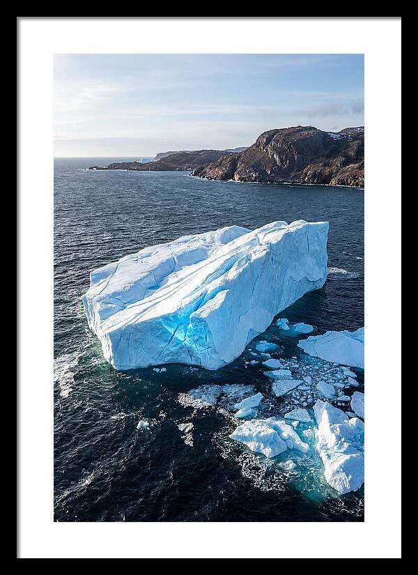 Iceberg Serenity In Iceberg Alley