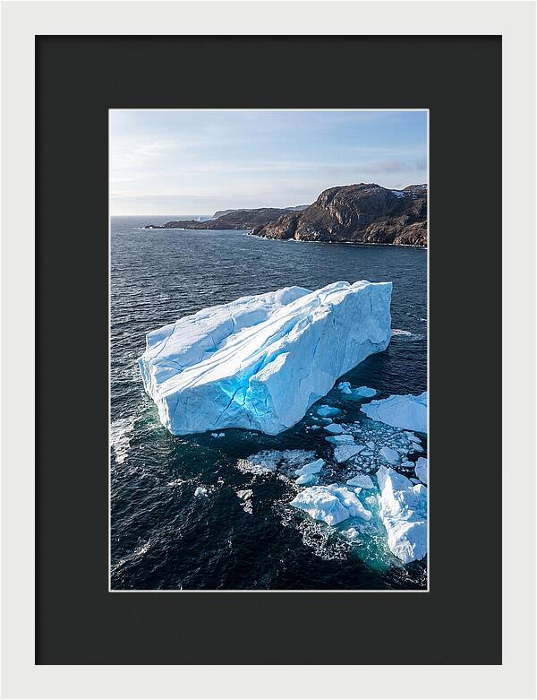 Iceberg Serenity In Iceberg Alley