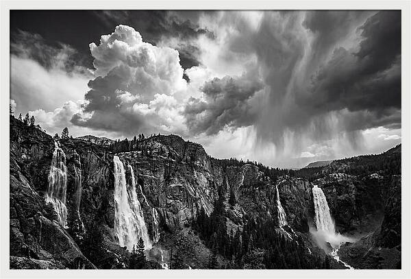 Iguazu Falls Vista In Monochrome