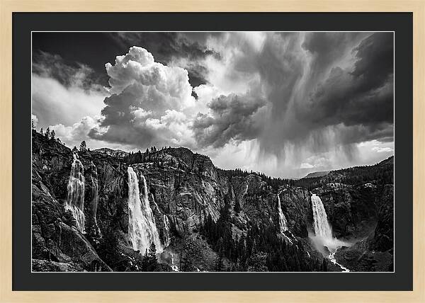 Iguazu Falls Vista In Monochrome