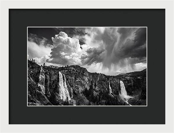 Iguazu Falls Vista In Monochrome