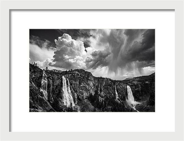 Iguazu Falls Vista In Monochrome
