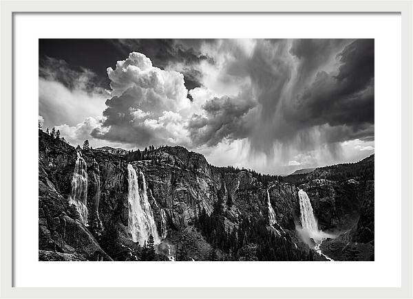 Iguazu Falls Vista In Monochrome