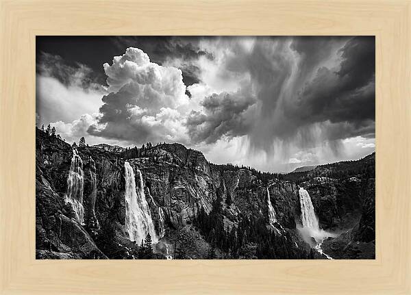 Iguazu Falls Vista In Monochrome