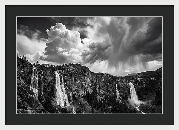 Iguazu Falls Vista In Monochrome