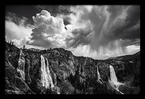 Iguazu Falls Vista In Monochrome
