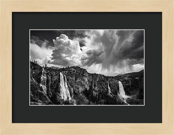 Iguazu Falls Vista In Monochrome