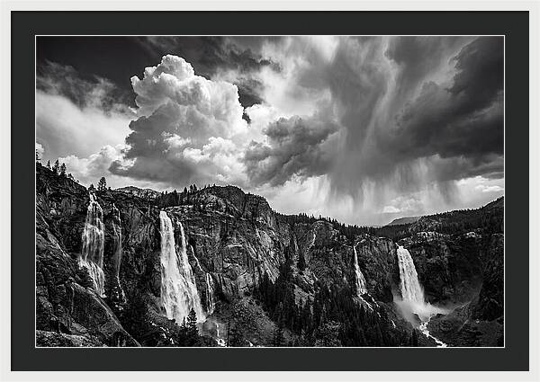 Iguazu Falls Vista In Monochrome