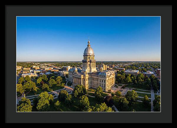 Illinois State Capitol At Dusk