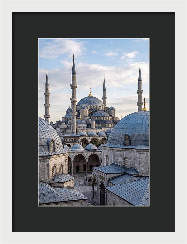 Istanbuls Majestic Blue Mosque