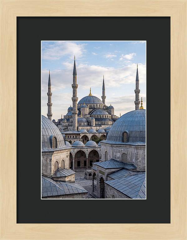Istanbuls Majestic Blue Mosque