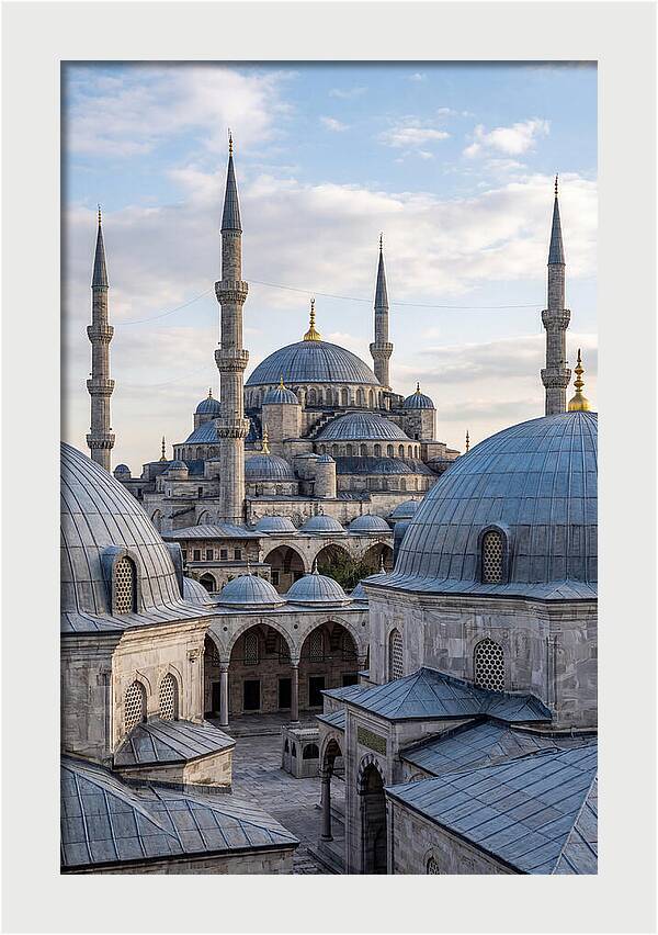 Istanbuls Majestic Blue Mosque