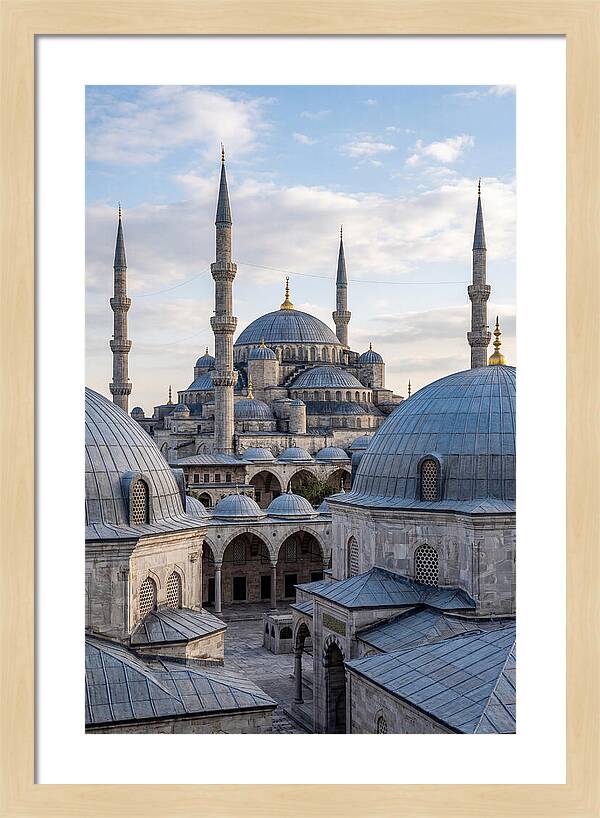 Istanbuls Majestic Blue Mosque
