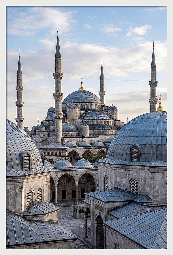 Istanbuls Majestic Blue Mosque