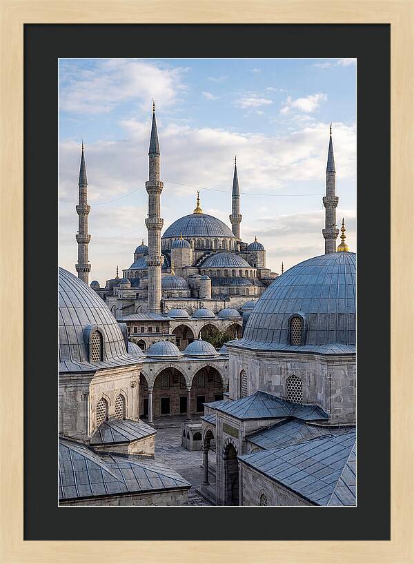 Istanbuls Majestic Blue Mosque