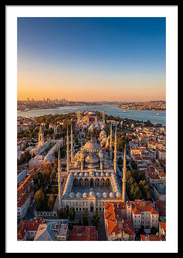 Istanbuls Majestic Skyline