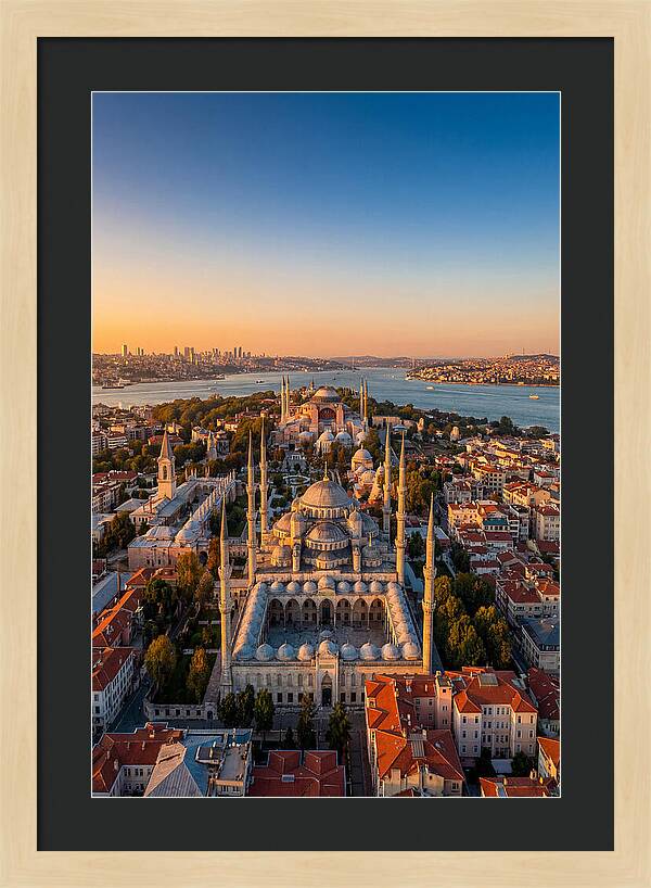Istanbuls Majestic Skyline