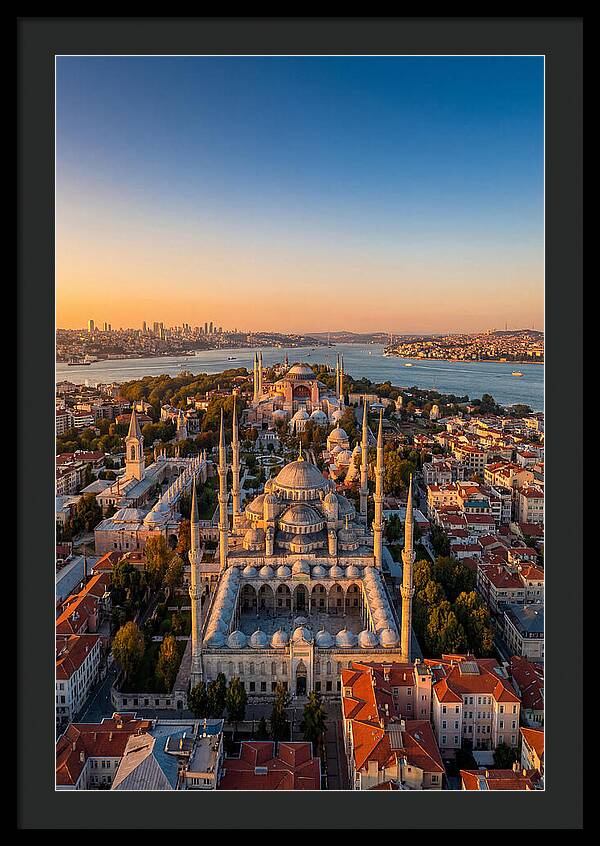 Istanbuls Majestic Skyline
